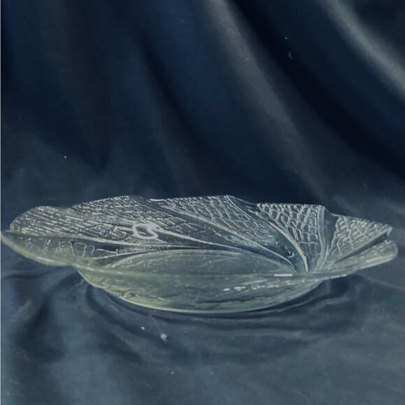 Vintage VTG Clear Glass 9" Salad Plate/Bowl - Picture 2 of 5